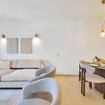 Banus Luxury - Prime Location And Free Parking アパート
